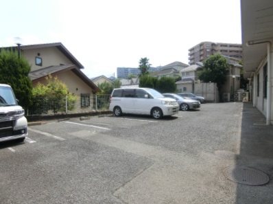 シェモア桜ヶ丘 駐車場