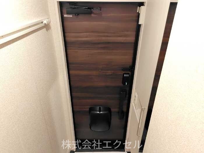 メタルラグーン 玄関