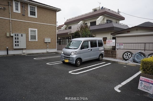 プラシードカーサ 駐車場