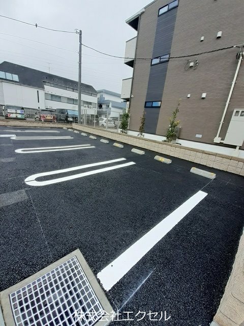 クレストＴＳ 駐車場