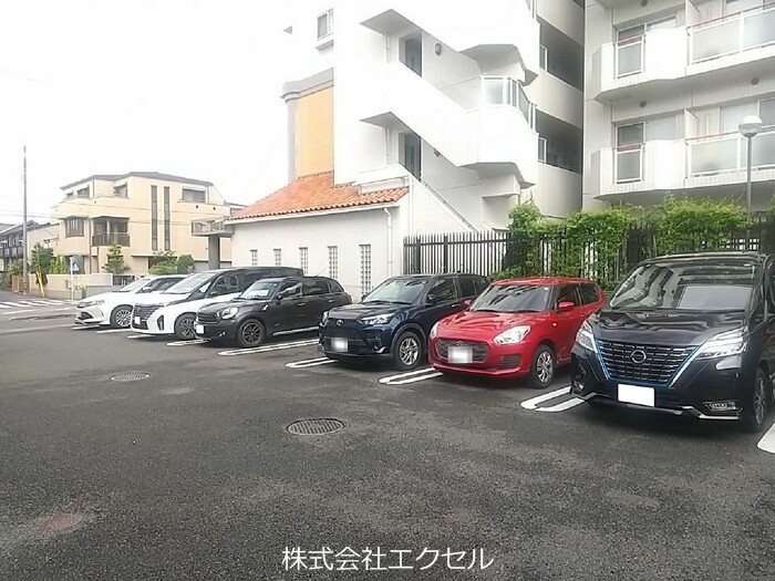 カーサグラナーテ 駐車場