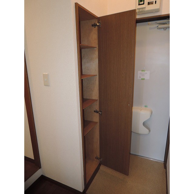 アンプルールブワレジェンド 玄関