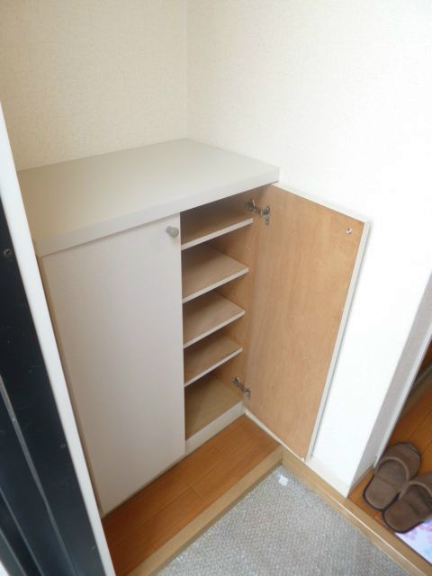 東京都武蔵村山市榎２丁目 玄関
