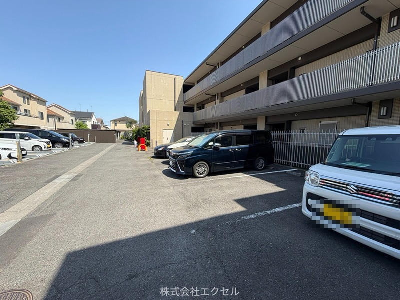 プライムメゾン武蔵野の杜 駐車場