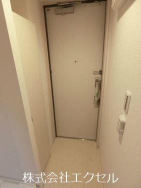 リブリ高倉 玄関