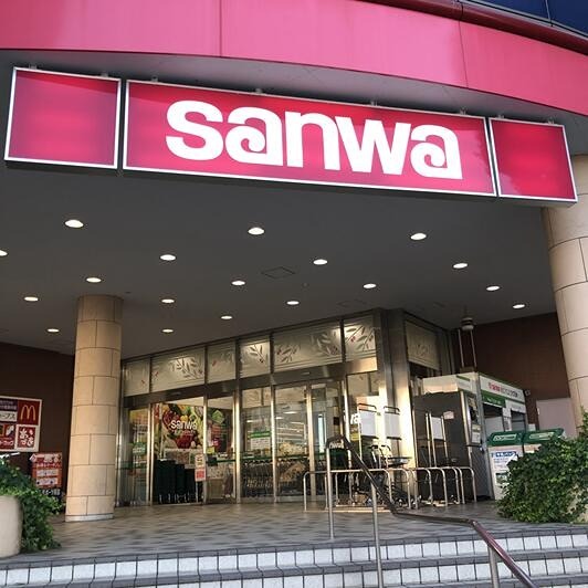 レオパレス砂漠のバラ スーパー