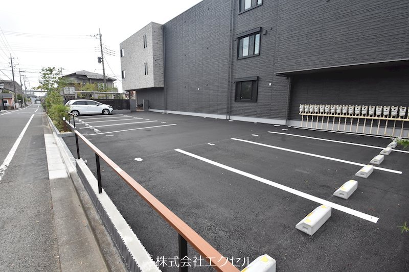 アルフラット万願寺 駐車場