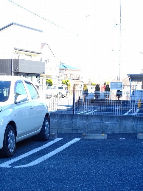 サンライズヴィラ2 駐車場