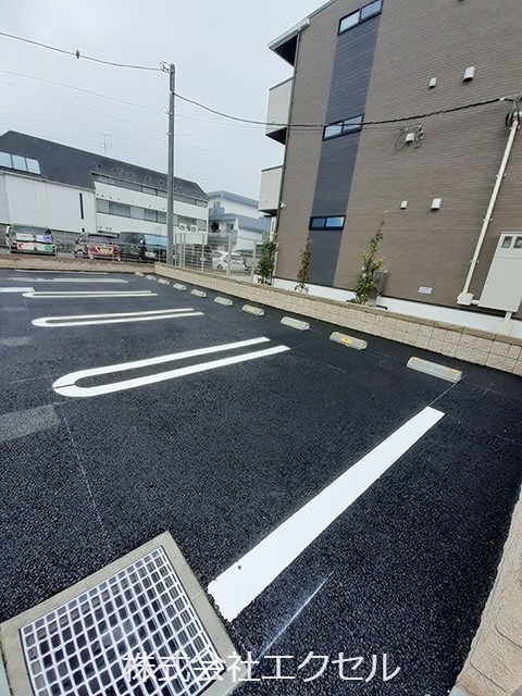 クレストＴＳ 駐車場