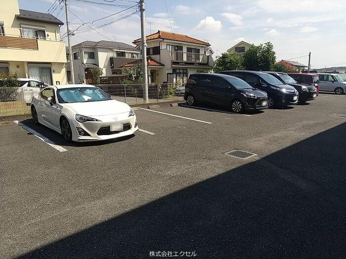 ストークハウス 駐車場