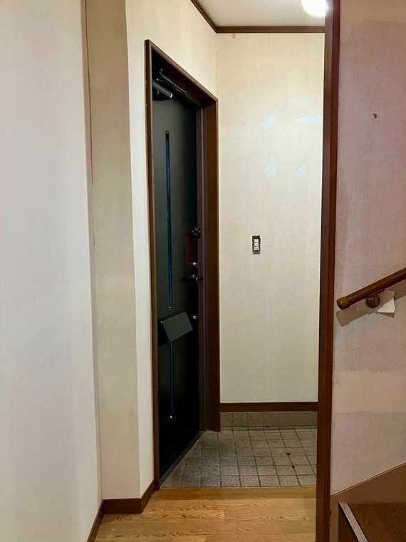 浅間町戸建 玄関