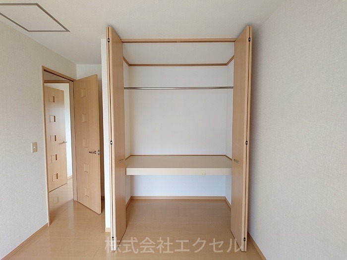 リビングタウン三ツ木  収納
