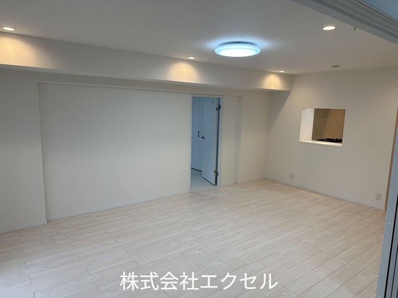 エストラーセ長池 2号棟 リビング
