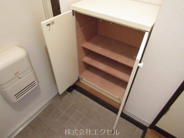 スカイパレス西平山 玄関