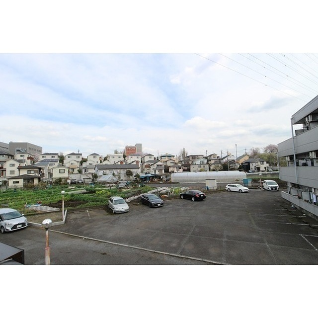スカイパレス西平山 駐車場