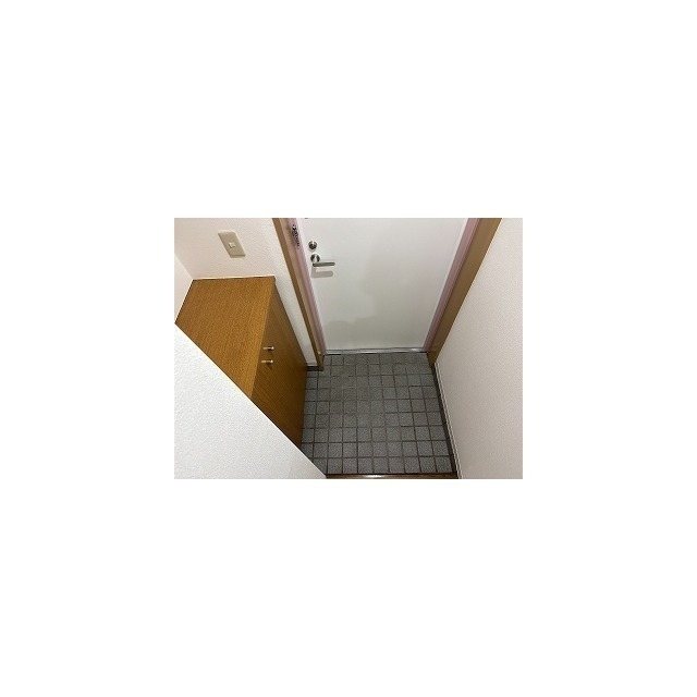 ラレス横山１ 玄関