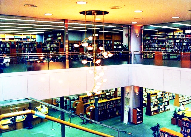 イーストウインド 図書館