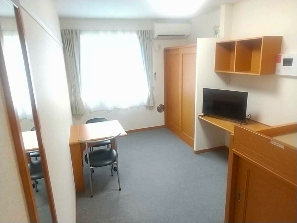 レオパレス慶弐番館 リビング