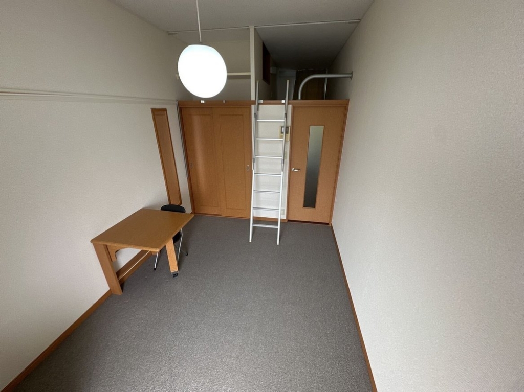 レオパレスグランパルク小柳 リビング