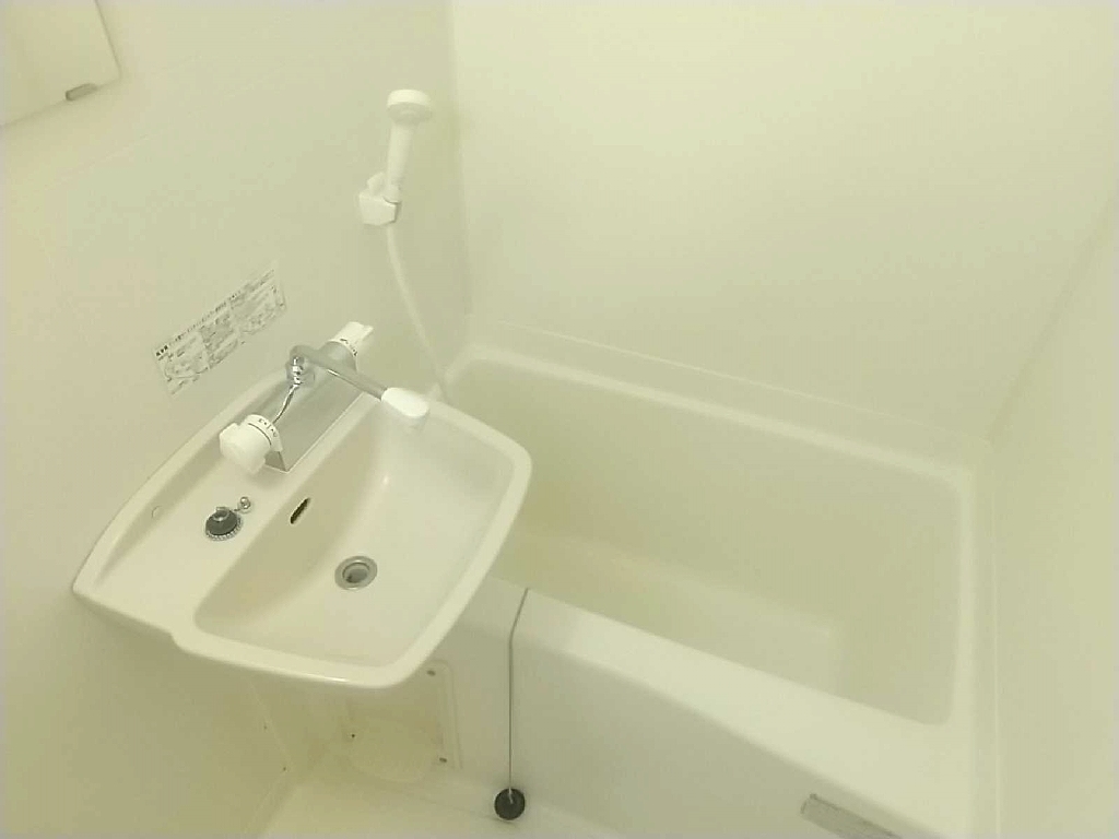 レオパレスグランパルク小柳 風呂画像