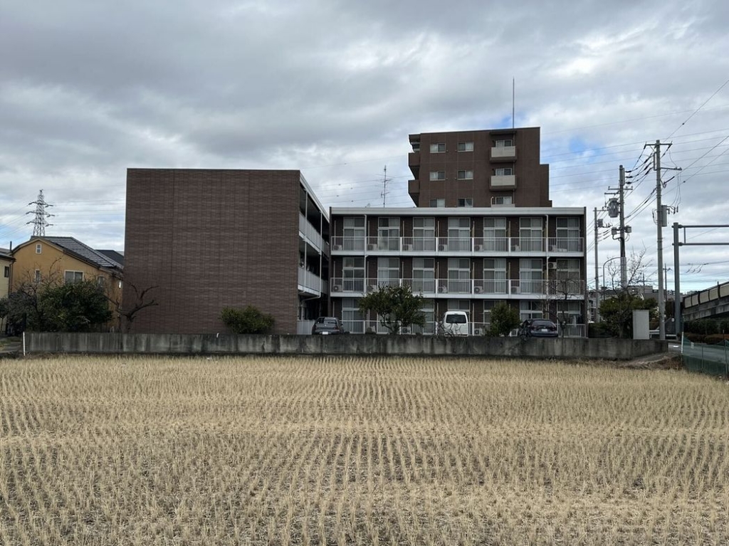 レオパレスグランパルク小柳 外観