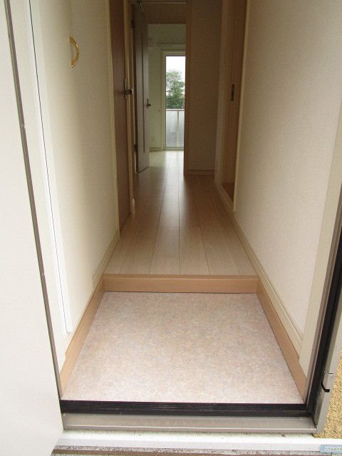 カムフォートフラッツ 玄関
