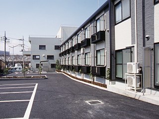 レオパレスカスターノ 駐車場