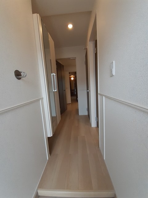 ゼファーイン 玄関