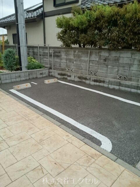 サニーレジデンス 駐車場