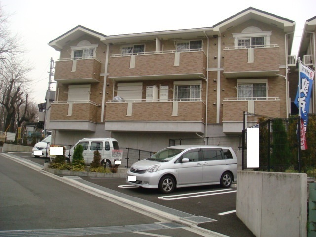 グリーンヒルズ大澤Ｃ 駐車場