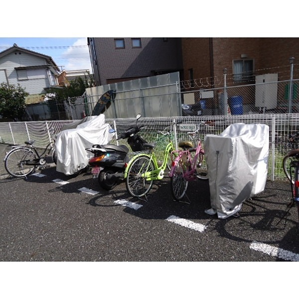 セレブレイト 駐車場