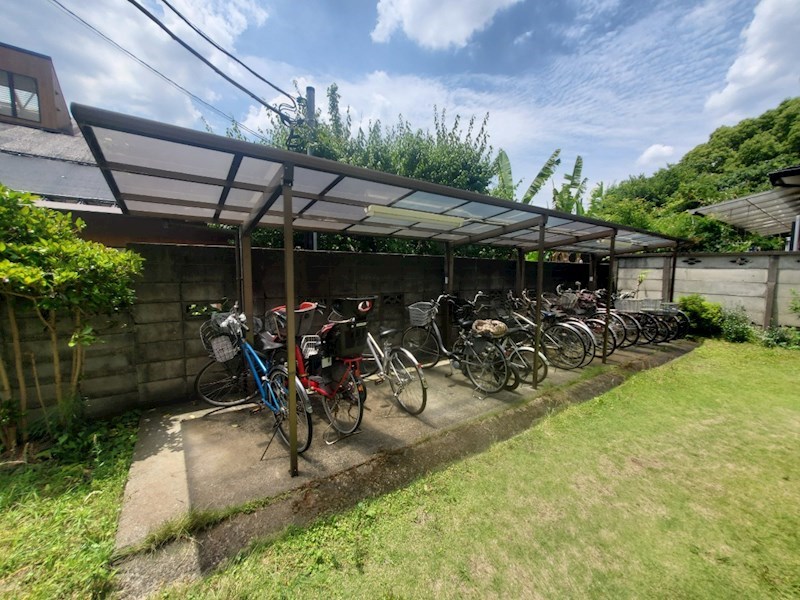 ウイングレスト 駐車場