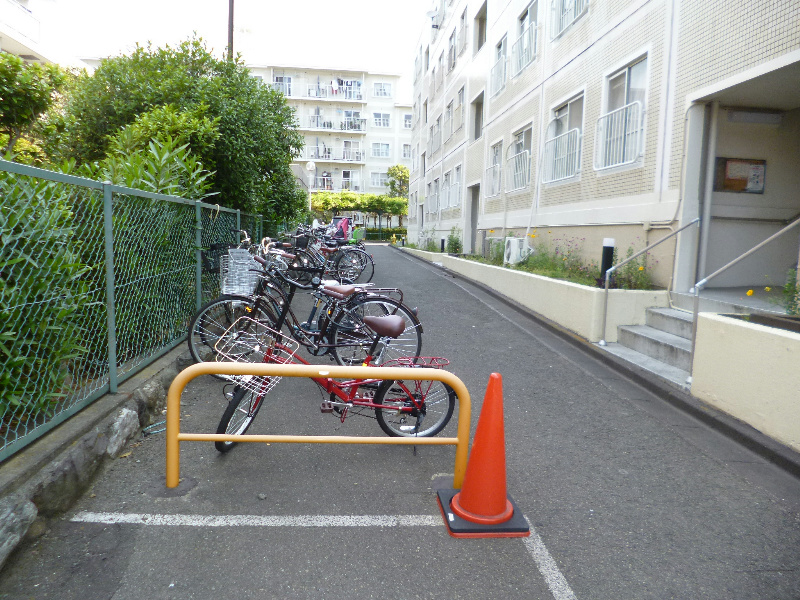 カミュ富正 駐車場