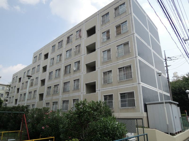 カミュ富正 外観