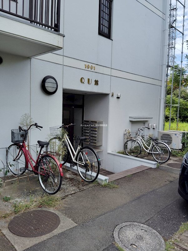 QU館 駐車場