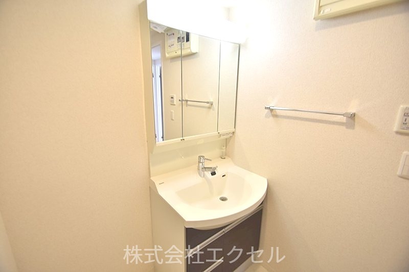 シャーメゾンステージ日野 洗面所
