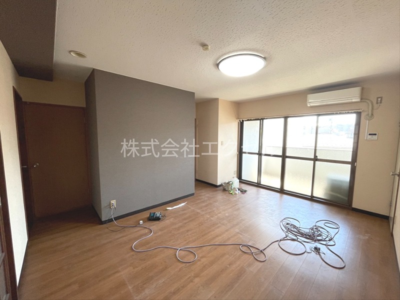 メイプル子安ビル リビング