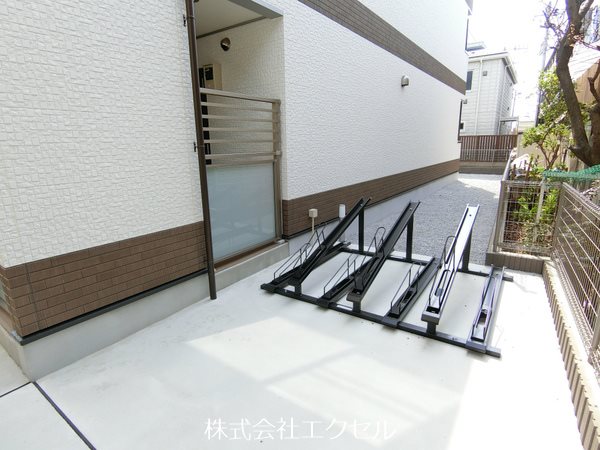 リブリインベスト府中 駐車場