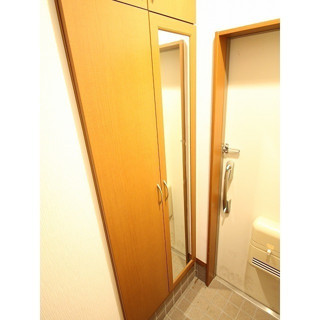 アドシール幸 玄関