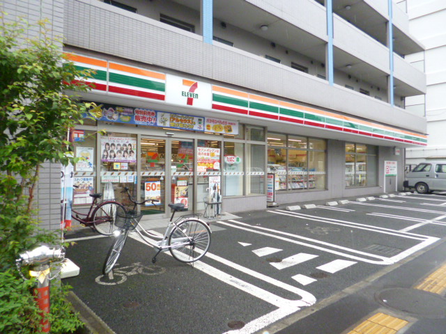 リブリ国立イチョウテラス コンビニ