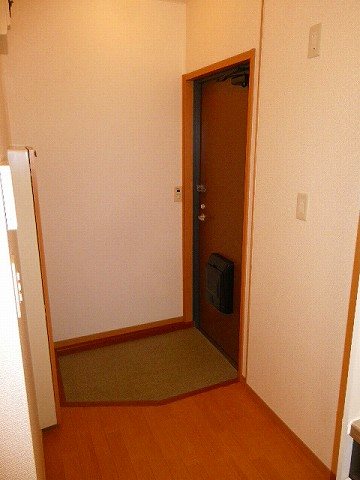 エアフォルク北府中 玄関