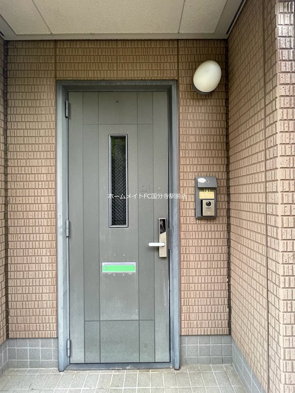 ルミエール泉 B棟 エントランス