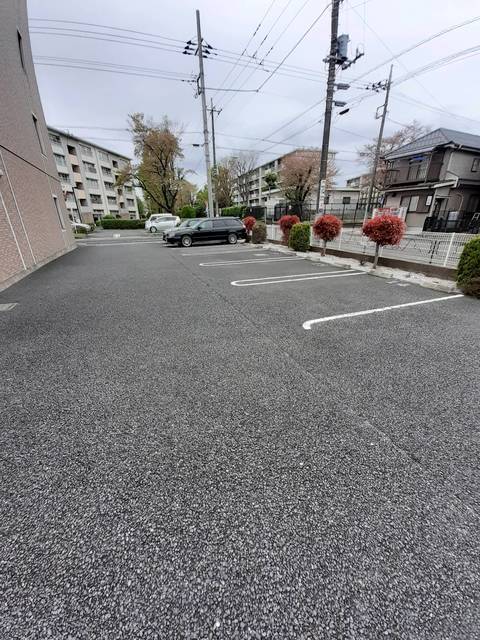 アルモニー 駐車場