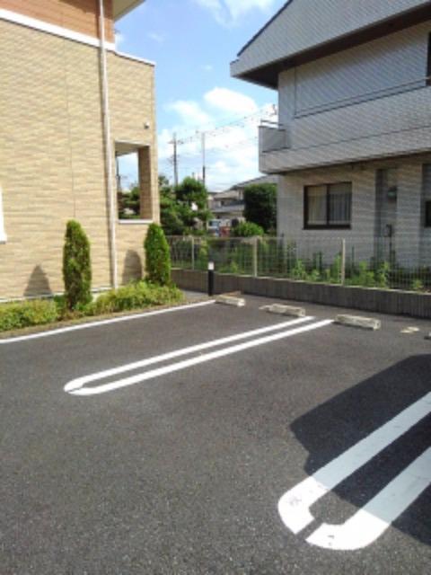 メゾン　エトワール 駐車場