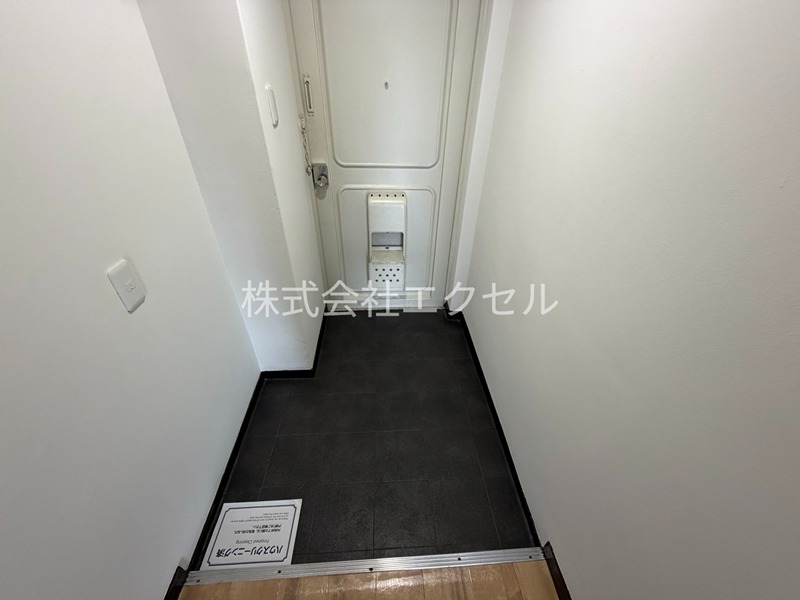 飛鳥ビル 玄関