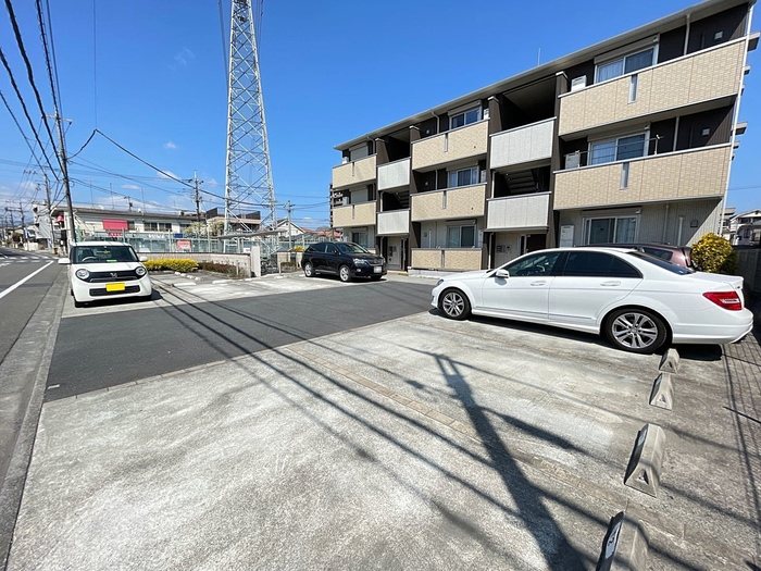 ソレアードＳ 駐車場
