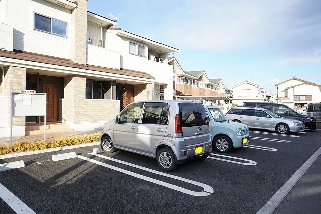 エテルノ 駐車場
