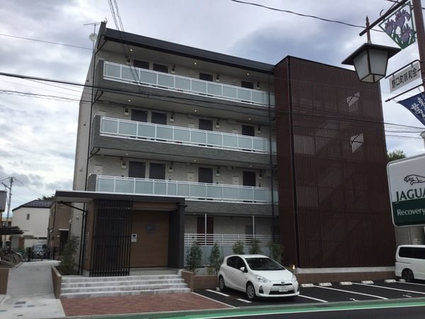 リブリアイリスS エントランス