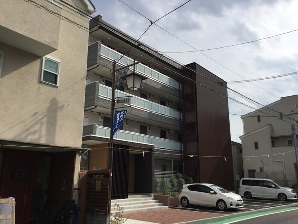 リブリアイリスS 駐車場