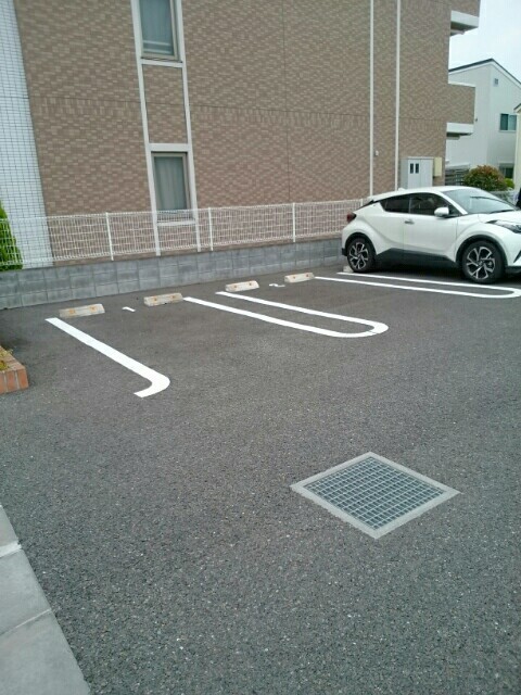 ヴィオレッタ 駐車場
